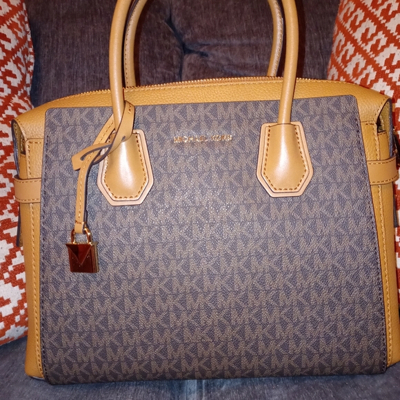 Michael Kors Handbags - 💛💛My first MK bag💛💛